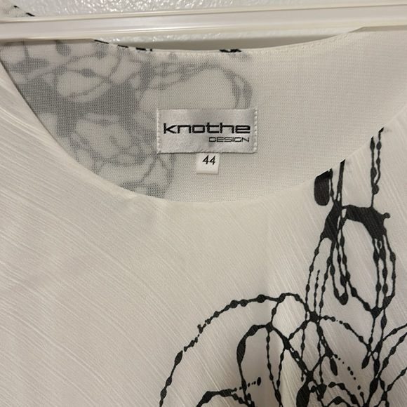 Ladies Knothe Design Dress. - Picture 2 of 5